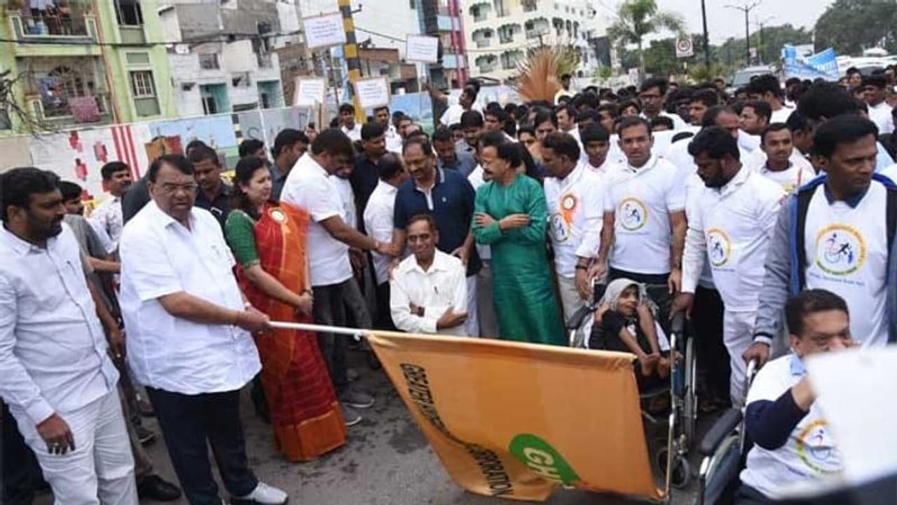 World Disabled Day: నెక్లెస్ రోడ్లో దివ్యాంగుల అవగాహన ర్యాలీ World Disabled Day: నెక్లెస్ రోడ్లో దివ్యాంగుల అవగాహన ర్యాలీ