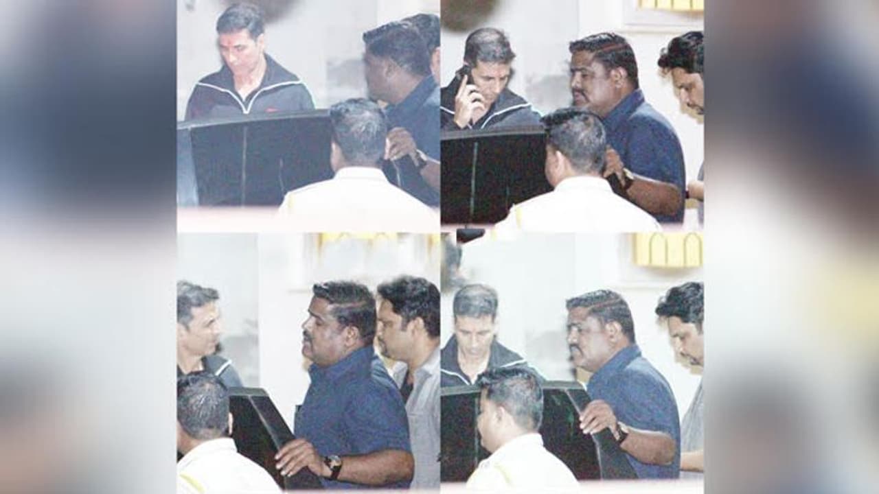 पहली बार फोटो में दिखा अक्षय कुमार का गंजापन, सोशल मीडिया पर आ रहे ऐसे ऐसे कमेंट्स