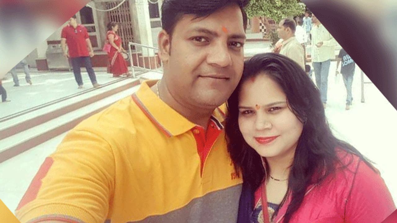 बैंक अफसर की पत्नी की मौत, बगल में मृत मिला कोबरा, साला बोला जीजा ने कटवाया है... बैंक अफसर की पत्नी की मौत, बगल में मृत मिला कोबरा, साला बोला जीजा ने कटवाया है...