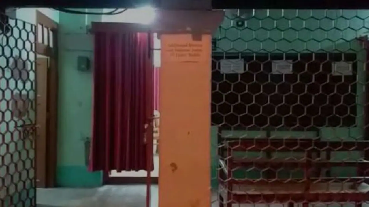 আদালত চত্বরে বিচারাধীন বন্দির রহস্যমৃত্যু, চাঞ্চল্য মালদহে আদালত চত্বরে বিচারাধীন বন্দির রহস্যমৃত্যু, চাঞ্চল্য মালদহে