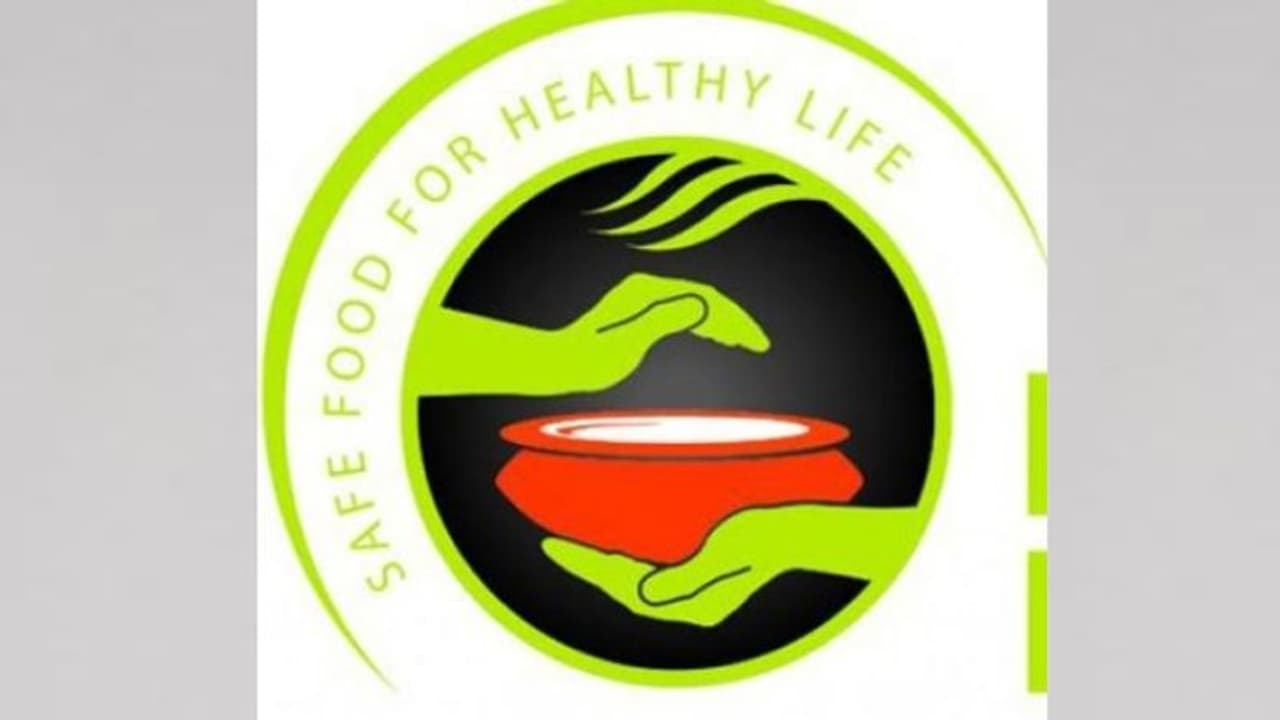 ഉത്സവങ്ങളിലെ സൗജന്യ അന്നദാനം, ഭക്ഷ്യ പാനീയ വിതരണം: അനുമതി നിർബന്ധം, തിരുവനന്തപുരത്ത് നിർദേശം ഉത്സവങ്ങളിലെ സൗജന്യ അന്നദാനം, ഭക്ഷ്യ പാനീയ വിതരണം: അനുമതി നിർബന്ധം, തിരുവനന്തപുരത്ത് നിർദേശം