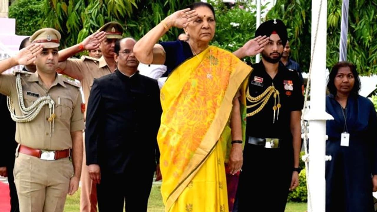 नक्सली संगठन की UP के राज्यपाल को धमकी, 10 दिन में राजभवन छोड़ों नहीं तो डायनामाइट से उड़ा देंगे बिल्डिंग