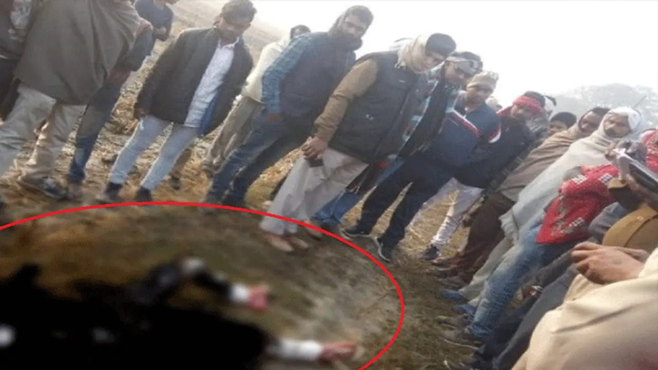 जब देश हैदराबाद की घटना के लिए रो रहा था, यहां हैवानों ने एक बेटी को ऐसा जलाया कि सिर्फ पैर बचे जब देश हैदराबाद की घटना के लिए रो रहा था, यहां हैवानों ने एक बेटी को ऐसा जलाया कि सिर्फ पैर बचे