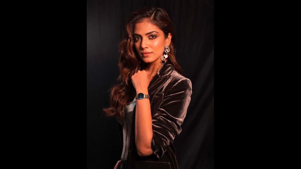 ரன்பீர் கபூரின் அடுத்த படத்தில் தளபதி 64 நாயகியா?... வைரலாகும் மாளவிகா மோகன் புகைப்படத்தால் வலுக்கும் சந்தேகம்