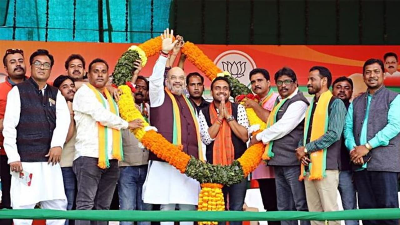 झारखंड: विधानसभा में रहा है युवाओं का बोलबाला, इस बार 50 फीसदी युवा उम्मीदवार आजमा रहे हैं किस्मत झारखंड: विधानसभा में रहा है युवाओं का बोलबाला, इस बार 50 फीसदी युवा उम्मीदवार आजमा रहे हैं किस्मत