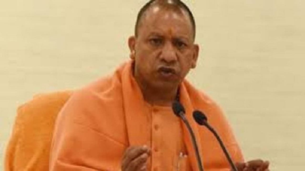 इस कारण सीएम ने कैबिनेट की मीटिंग में अफसरों के मोबाइल ले जाने पर लगाई रोक इस कारण सीएम ने कैबिनेट की मीटिंग में अफसरों के मोबाइल ले जाने पर लगाई रोक