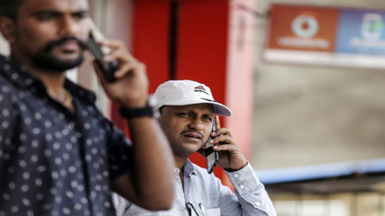 Airtel Vodafone के ग्राहक हैं तो जान लीजिए दिसंबर में कौन से 2 प्रीपेड प्लान हो गए हैं बंद Airtel Vodafone के ग्राहक हैं तो जान लीजिए दिसंबर में कौन से 2 प्रीपेड प्लान हो गए हैं बंद