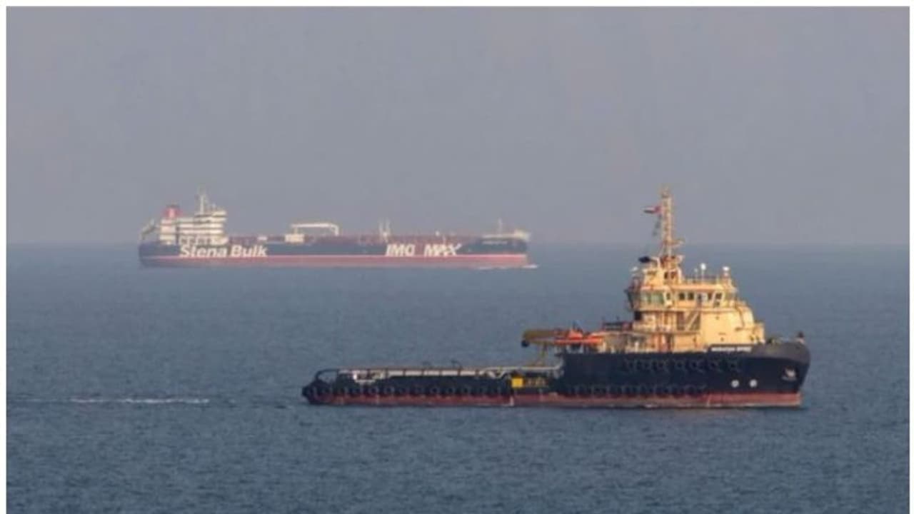 പശ്ചിമ ആഫ്രിക്കയിൽ വീണ്ടും കപ്പൽ തട്ടിയെടുത്തു; 18 ഇന്ത്യക്കാര് ഉണ്ടെന്ന് റിപ്പോര്ട്ട് പശ്ചിമ ആഫ്രിക്കയിൽ വീണ്ടും കപ്പൽ തട്ടിയെടുത്തു; 18 ഇന്ത്യക്കാര് ഉണ്ടെന്ന് റിപ്പോര്ട്ട്