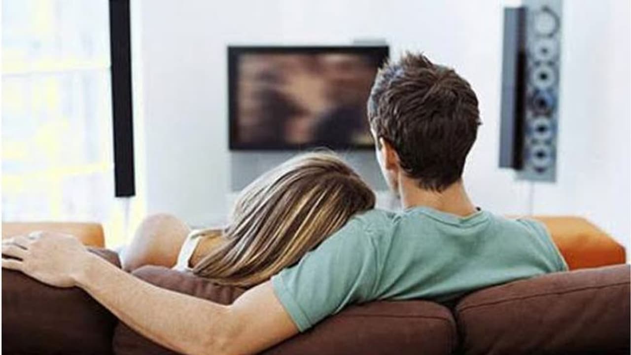 టీవీ సీరియల్ చూసి... భార్య హత్యకు స్కెచ్.. టీవీ సీరియల్ చూసి... భార్య హత్యకు స్కెచ్..