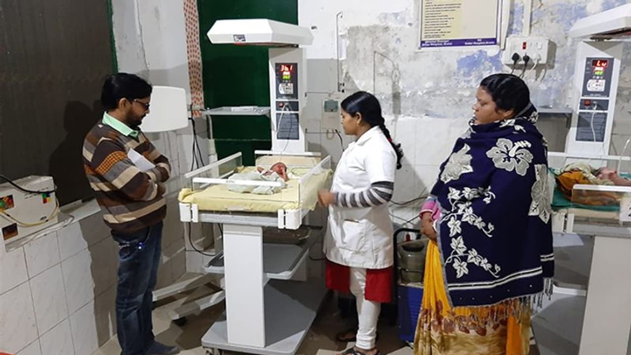 विधवा ने अस्पताल में दिया बच्चे को जन्म, लोकलाज के डर से 500 रुपए में बेचा