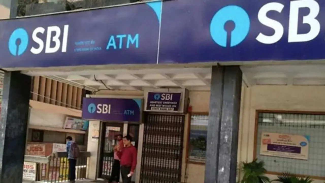 गजब है बिहार, रुपये नहीं लूट पाए तो ATM मशीन ही उखाड़ ले गए चोर; CCTV में कैद हुई पूरी वारदात