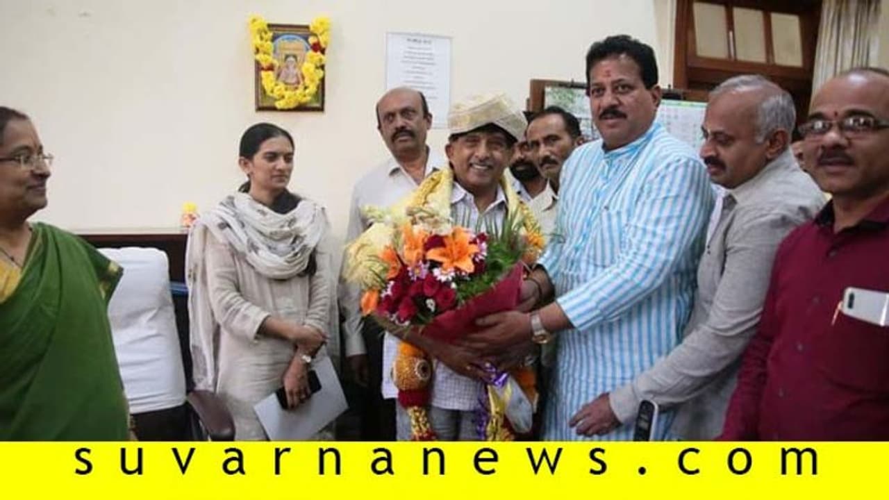 ಉಪಚುನಾವಣೆ ರಿಸಲ್ಟ್ಗೂ ಮುನ್ನವೇ ಬಿಜೆಪಿ ಅಭ್ಯರ್ಥಿ ಅವಿರೋಧ ಆಯ್ಕೆ ಉಪಚುನಾವಣೆ ರಿಸಲ್ಟ್ಗೂ ಮುನ್ನವೇ ಬಿಜೆಪಿ ಅಭ್ಯರ್ಥಿ ಅವಿರೋಧ ಆಯ್ಕೆ