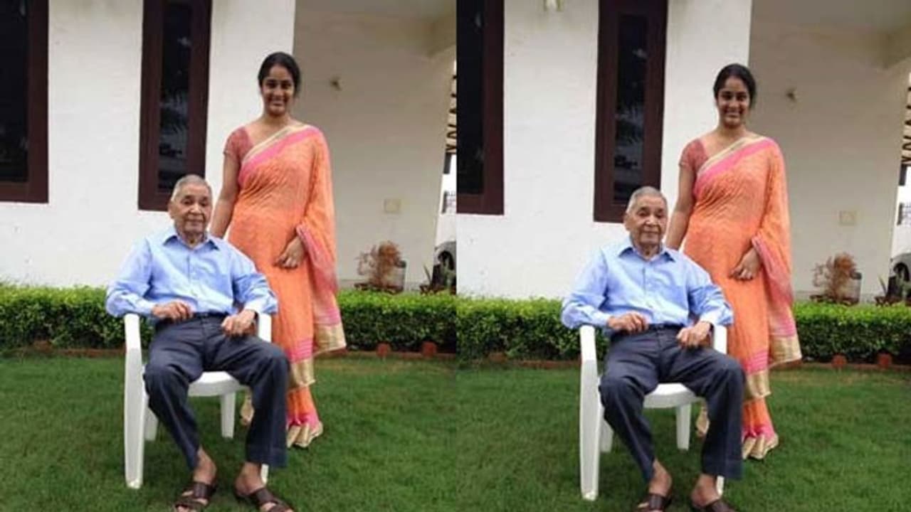 ప్రముఖ టాలీవుడ్ ప్రొడ్యూసర్ కన్నుమూత! ప్రముఖ టాలీవుడ్ ప్రొడ్యూసర్ కన్నుమూత!