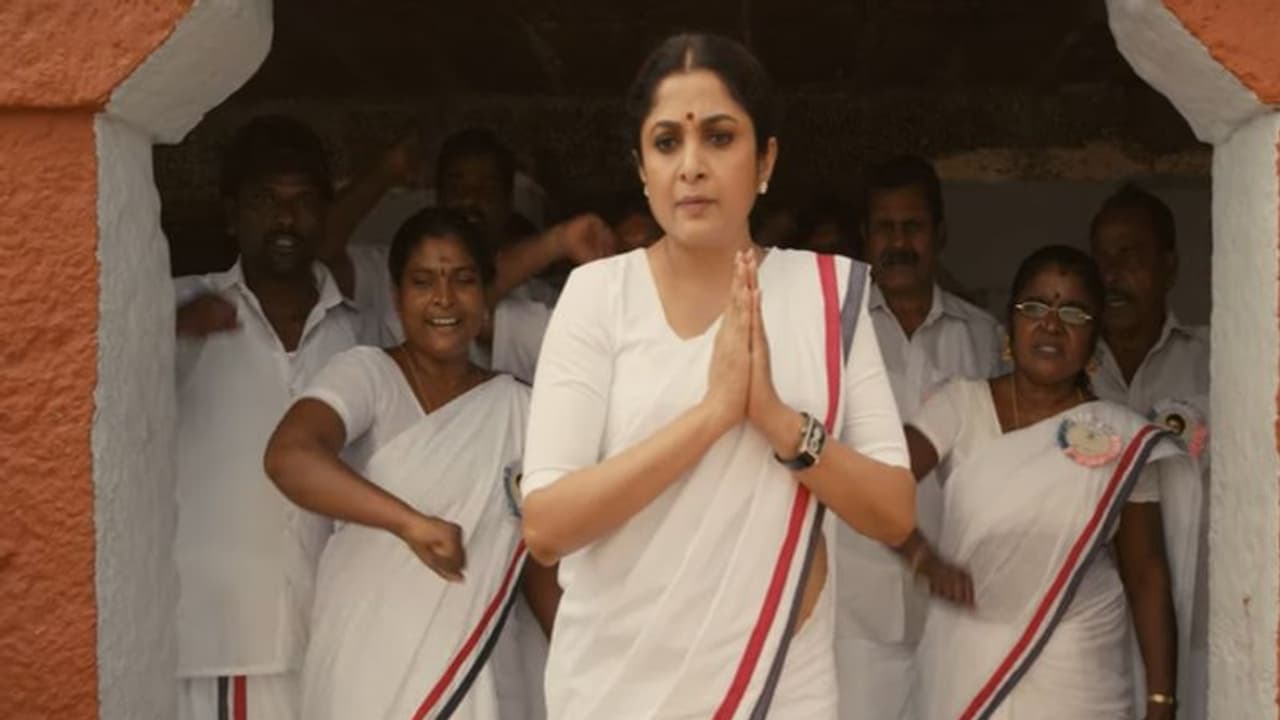 'క్వీన్' ట్రైలర్: జయలలిత పాత్రలో సర్ ప్రైజ్ చేసిన రమ్యకృష్ణ!