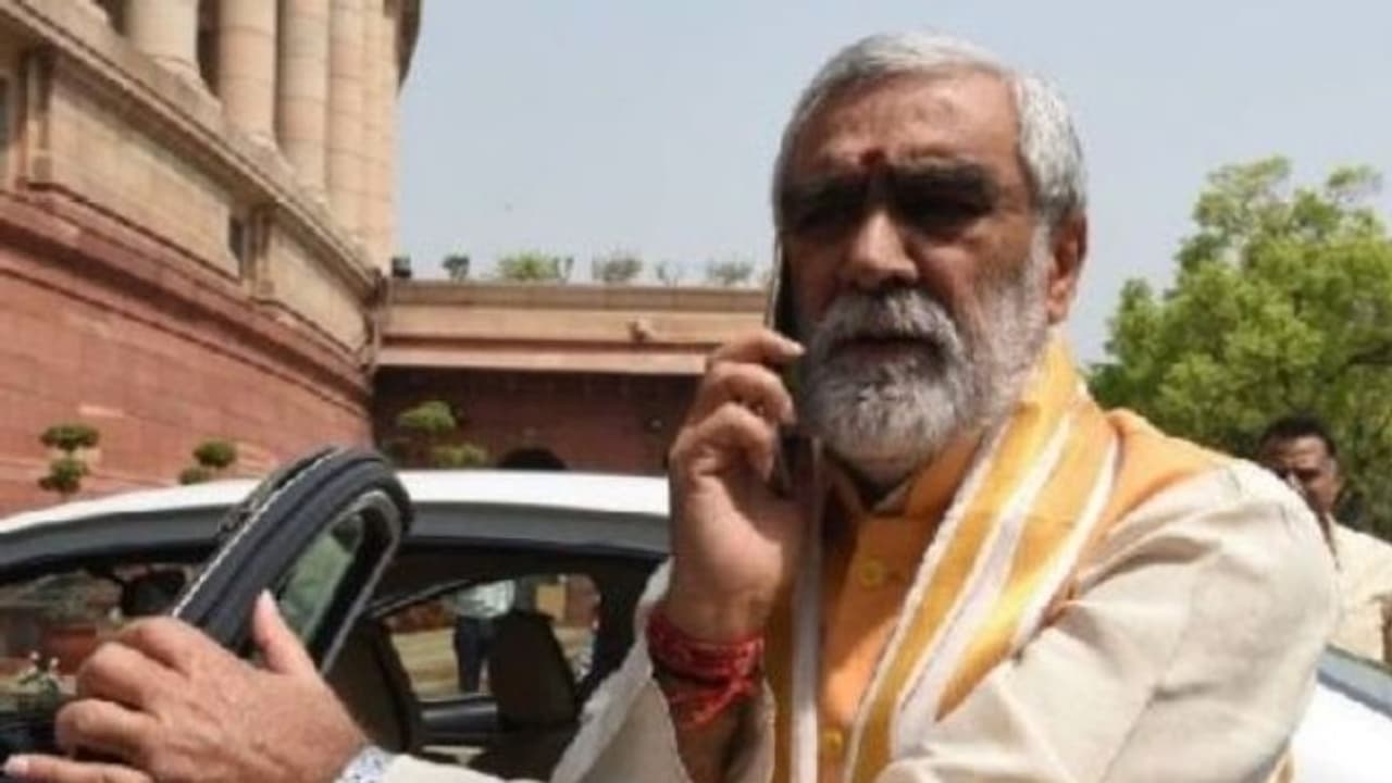 ఆయన నపుంసకుడు.. బీహార్ సీఎంపై కేంద్ర మంత్రి వివాదాస్పద వ్యాఖ్యలు ఆయన నపుంసకుడు.. బీహార్ సీఎంపై కేంద్ర మంత్రి వివాదాస్పద వ్యాఖ్యలు