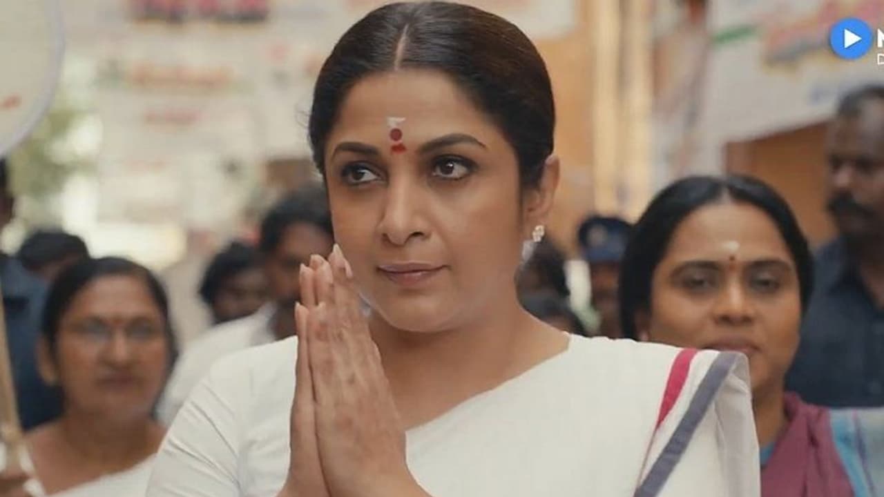 இது சும்மா டிரைலர்தாம்மா... மெயின் பிச்சரை பார்க்கலையே...! சர்ச்சையை கிளப்பவரும் கவுதம் மேனனின் ஜெயலலிதா பயோபிக் வெப் சீரிஸ்! அதிரவைக்கும் 'குயீன்' டிரைலர் வெளியீடு..! இது சும்மா டிரைலர்தாம்மா... மெயின் பிச்சரை பார்க்கலையே...! சர்ச்சையை கிளப்பவரும் கவுதம் மேனனின் ஜெயலலிதா பயோபிக் வெப் சீரிஸ்! அதிரவைக்கும் 'குயீன்' டிரைலர் வெளியீடு..!