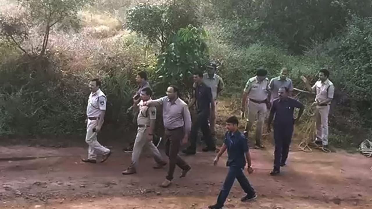 'ও না ফিরলেও ওর আত্মা শান্তি পেল', আজ রাতে ঘুমাবেন দিশার বাবা বোন 'ও না ফিরলেও ওর আত্মা শান্তি পেল', আজ রাতে ঘুমাবেন দিশার বাবা বোন