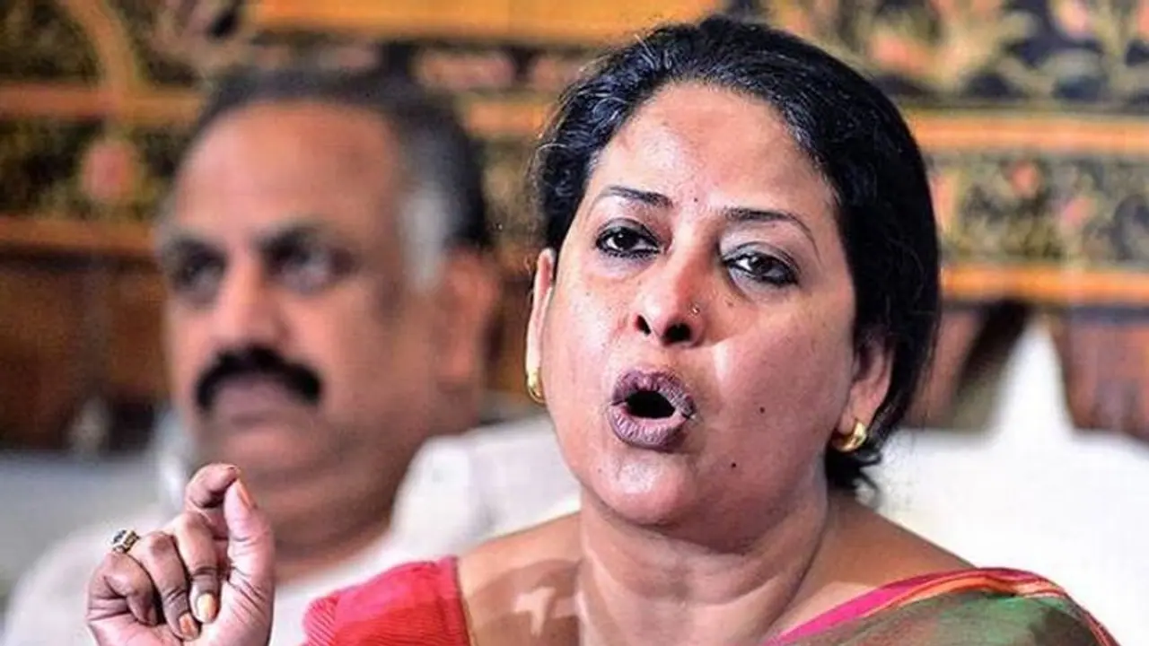 ಪ್ರಧಾನಿ ಸಿಂಗ್‌ಗೆ ಅಗೌರವ ತೋರಿದ ರಾಹುಲ್ ಗಾಂಧಿ ವಜಾ ಆಗಿಲ್ಲ, ಪ್ರಣಬ್ ಪುತ್ರಿ ಆಕ್ರೋಶ!