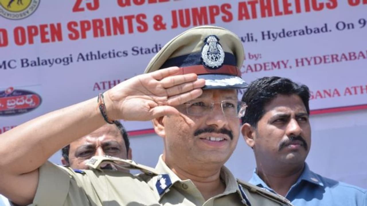 ದೇಶ ಮೆಚ್ಚುವ ಕೆಲ್ಸ, ನಮ್ಮ ಮನಿ ಹುಡುಗಾ ಮಾಡ್ಯಾನ! ದೇಶ ಮೆಚ್ಚುವ ಕೆಲ್ಸ, ನಮ್ಮ ಮನಿ ಹುಡುಗಾ ಮಾಡ್ಯಾನ!