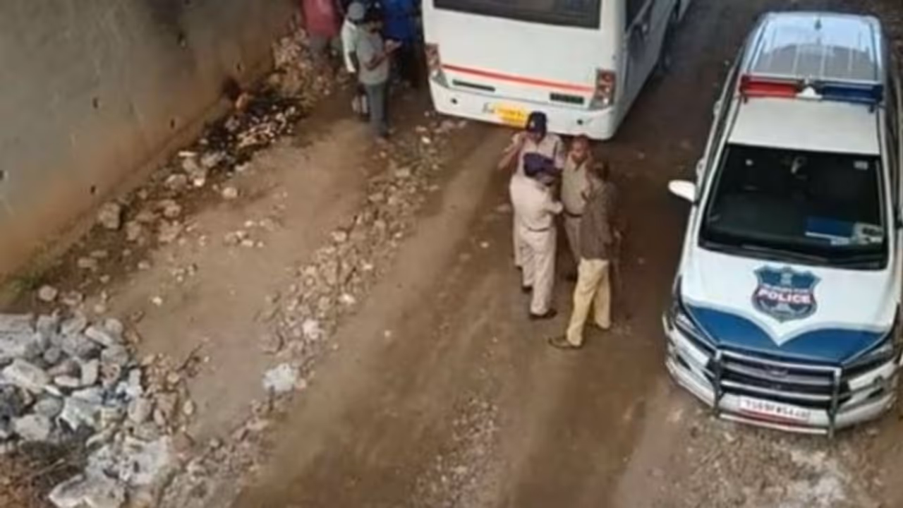 পাঁচ মিনিটেই হল ন্যায় বিচার, জেনে নিন এনকাউন্টার এর বিশদ বিবরণ পাঁচ মিনিটেই হল ন্যায় বিচার, জেনে নিন এনকাউন্টার এর বিশদ বিবরণ