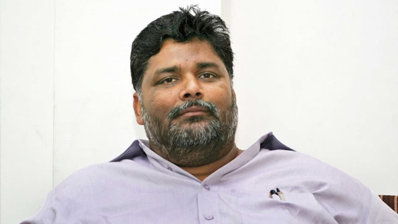 इस नेता ने राम रहीम, चिन्मयानंद के एनकाउंटर की मांग की; हैदराबाद के पुलिसवालों को देंगे 50 हजार इस नेता ने राम रहीम, चिन्मयानंद के एनकाउंटर की मांग की; हैदराबाद के पुलिसवालों को देंगे 50 हजार