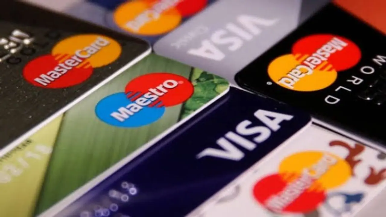 പുതിയ ക്രെഡിറ്റ് കാർഡ് എളുപ്പത്തിൽ കിട്ടില്ല; നിബന്ധന കർശനമാക്കാൻ ബാങ്കുകൾ പുതിയ ക്രെഡിറ്റ് കാർഡ് എളുപ്പത്തിൽ കിട്ടില്ല; നിബന്ധന കർശനമാക്കാൻ ബാങ്കുകൾ