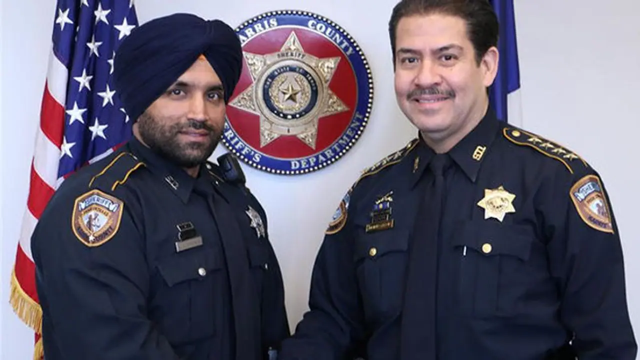 सिख पुलिस अफसर को अमेरिका में मार दी गई थी गोली, अब अमेरिकी संसद में पेश हुआ ये विधेयक सिख पुलिस अफसर को अमेरिका में मार दी गई थी गोली, अब अमेरिकी संसद में पेश हुआ ये विधेयक