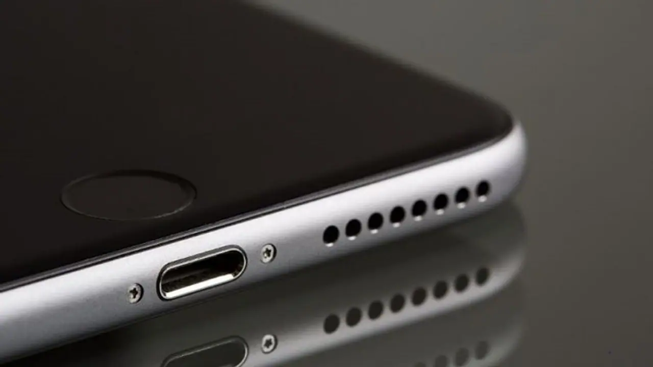 ఆపిల్ ఐఫోన్ SE 2 ప్లస్...పూర్తిగా వైర్‌లెస్ ఫోన్