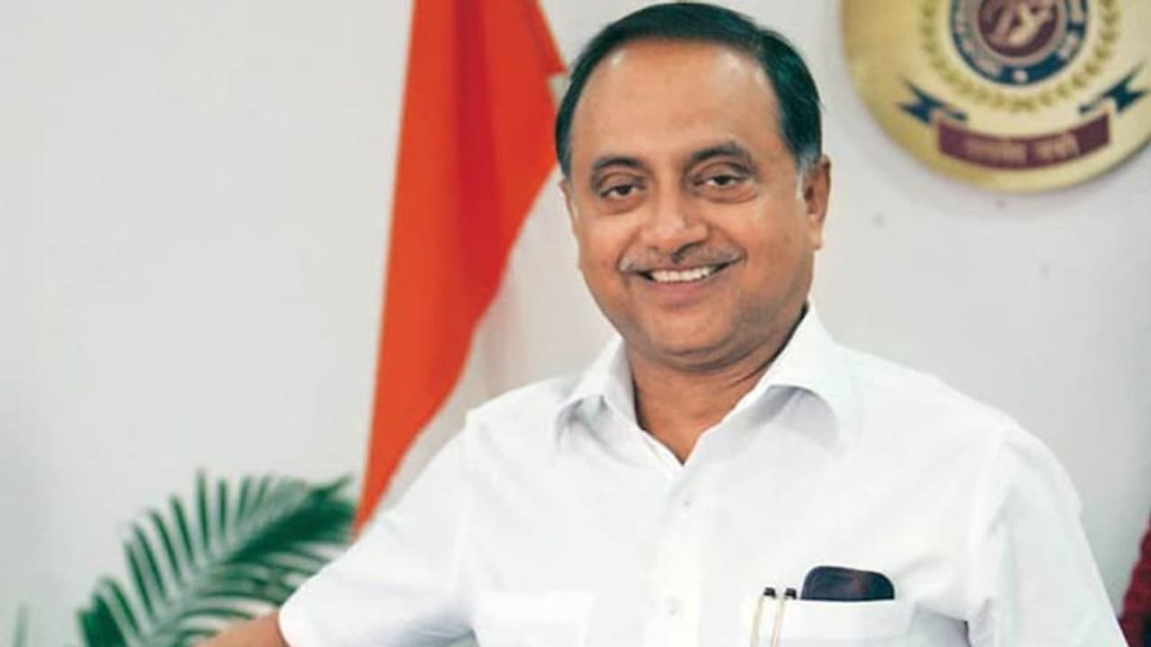 क्या निर्भया के आरोपियों को नहीं मार पाने का अफसोस करते हैं दिल्ली के पूर्व कमिश्नर नीरज कुमार? क्या निर्भया के आरोपियों को नहीं मार पाने का अफसोस करते हैं दिल्ली के पूर्व कमिश्नर नीरज कुमार?