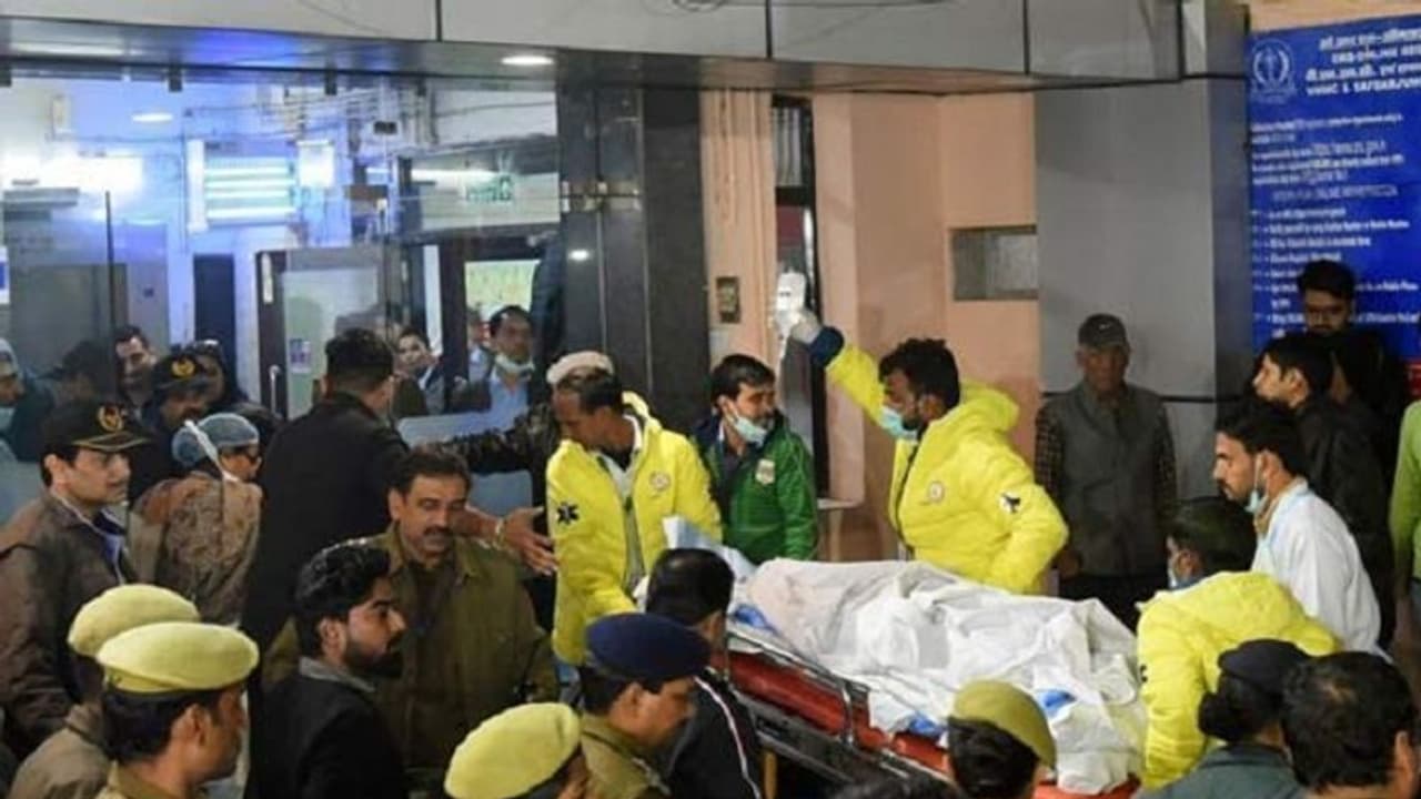 உன்னாவ் பலாத்தகார வழக்கு….. தீ வைத்து எரிக்கப்பட்ட இளம் பெண் பரிதாப பலி !! உன்னாவ் பலாத்தகார வழக்கு….. தீ வைத்து எரிக்கப்பட்ட இளம் பெண் பரிதாப பலி !!