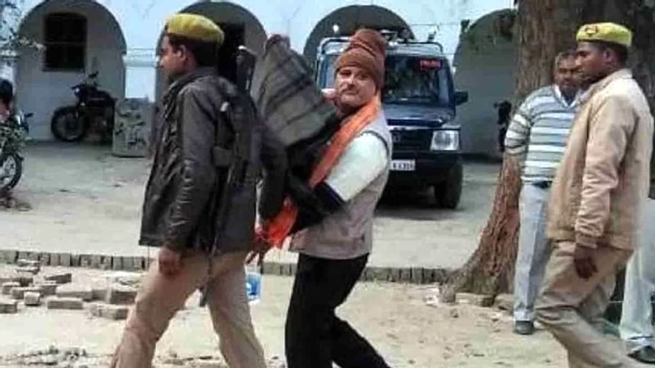 उन्नाव विक्टिम की मौत के बाद आरोपियों की मां को सता रहा डर, बोलीं ना दी जाए हैदराबाद जैसी सजा उन्नाव विक्टिम की मौत के बाद आरोपियों की मां को सता रहा डर, बोलीं ना दी जाए हैदराबाद जैसी सजा