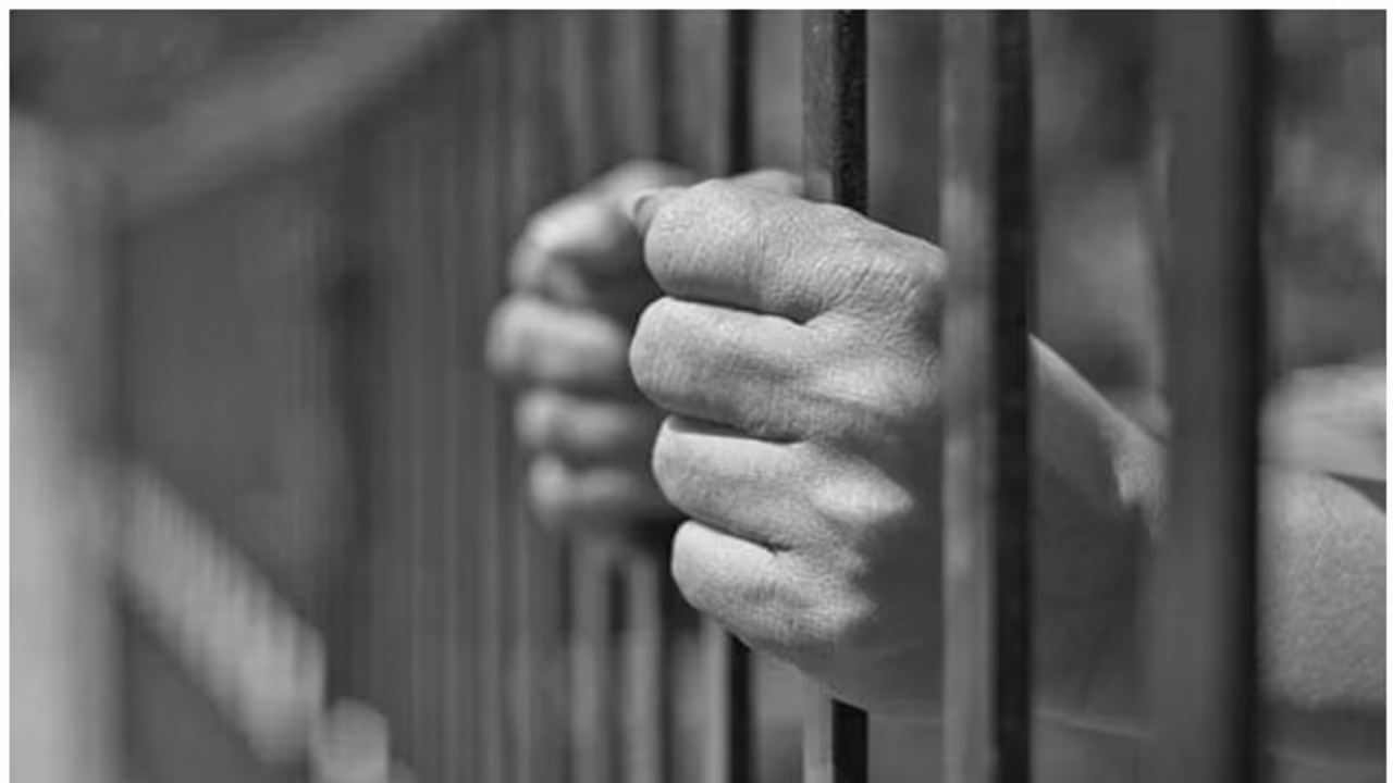 ಪೊಲೀಸ್ ಸೋಗಿನಲ್ಲಿ ಲಕ್ಷ ರು. ಸುಲಿಗೆಗೆ ಯತ್ನ! ಪೊಲೀಸ್ ಸೋಗಿನಲ್ಲಿ ಲಕ್ಷ ರು. ಸುಲಿಗೆಗೆ ಯತ್ನ!