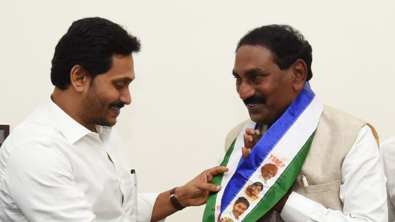 వైఎస్ఆర్ చేయలేని పనులు జగన్ చేస్తున్నారు: వైసీపీలో చేరిన టీడీపీ నేత బీద మస్తాన్ రావు వైఎస్ఆర్ చేయలేని పనులు జగన్ చేస్తున్నారు: వైసీపీలో చేరిన టీడీపీ నేత బీద మస్తాన్ రావు