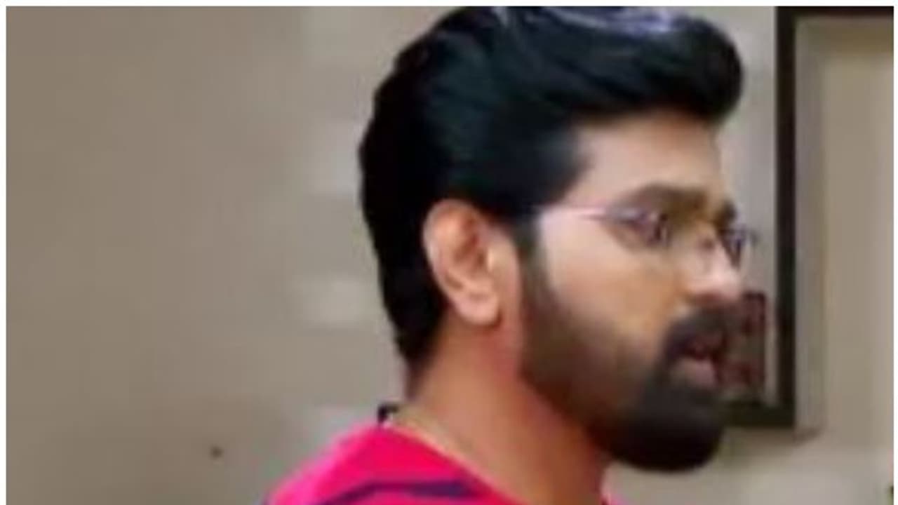 കസ്തൂരി തന്റെ ഭാര്യയാണെന്ന് തുറന്നടിച്ച് ആദി; നീലക്കുയില് റിവ്യൂ കസ്തൂരി തന്റെ ഭാര്യയാണെന്ന് തുറന്നടിച്ച് ആദി; നീലക്കുയില് റിവ്യൂ