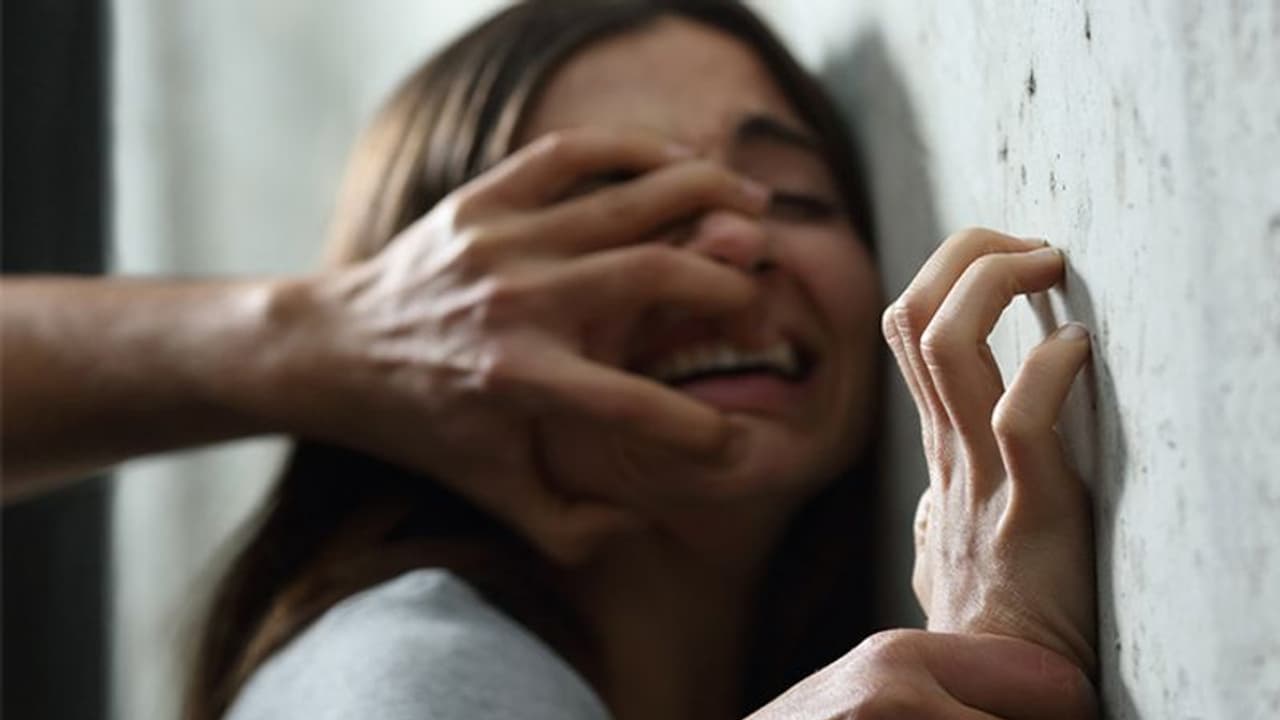 हैवानों ने पार की हैविनयत की हद्द, नाबालिग लड़की का अपहरण कर दूसरी बार किया गैंगरेप हैवानों ने पार की हैविनयत की हद्द, नाबालिग लड़की का अपहरण कर दूसरी बार किया गैंगरेप