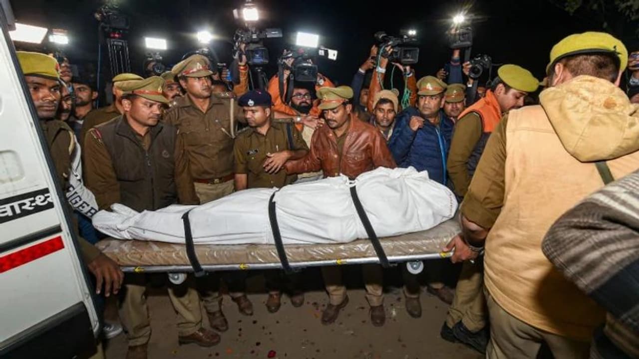 Unnao rape murder case: Last rites of victim performed after police agree to demands of family Unnao rape murder case: Last rites of victim performed after police agree to demands of family
