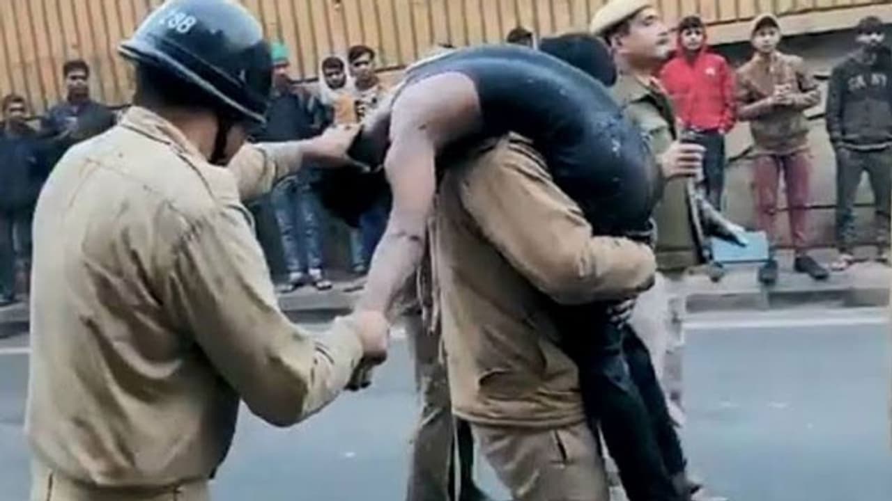 உறக்கத்திலேயே உயிரிழந்த 43 குடும்பங்களுக்கு ரூ.10 லட்சம் நிதியுதவி... முதல்வர் அறிவிப்பு..!