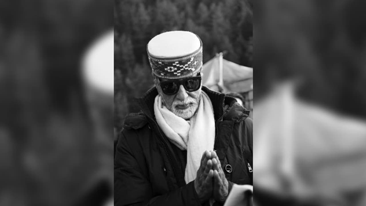 'ব্রহ্মাস্ত্র' ডায়েরিজ এর নয়া ছবি, হিমাচলি লুকে নজর কাড়লেন অমিতাভ 'ব্রহ্মাস্ত্র' ডায়েরিজ এর নয়া ছবি, হিমাচলি লুকে নজর কাড়লেন অমিতাভ