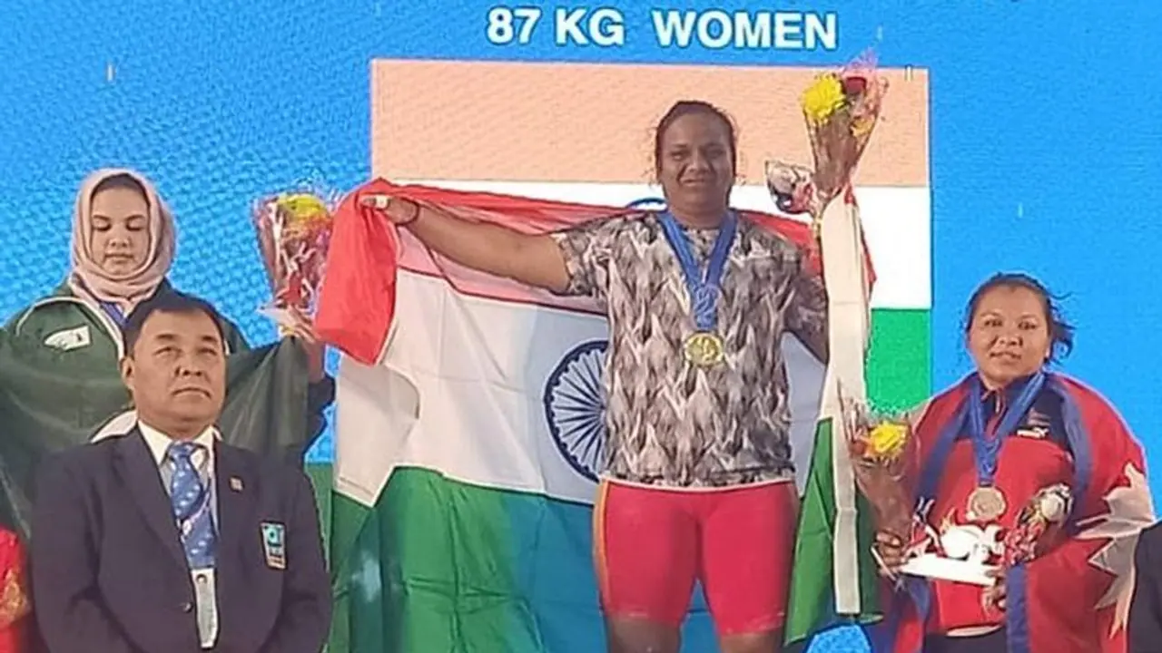 ஆசிய அளவில் தங்கம் வென்றார் 'தமிழ்மகள்' அனுராதா..! ஆசிய அளவில் தங்கம் வென்றார் 'தமிழ்மகள்' அனுராதா..!