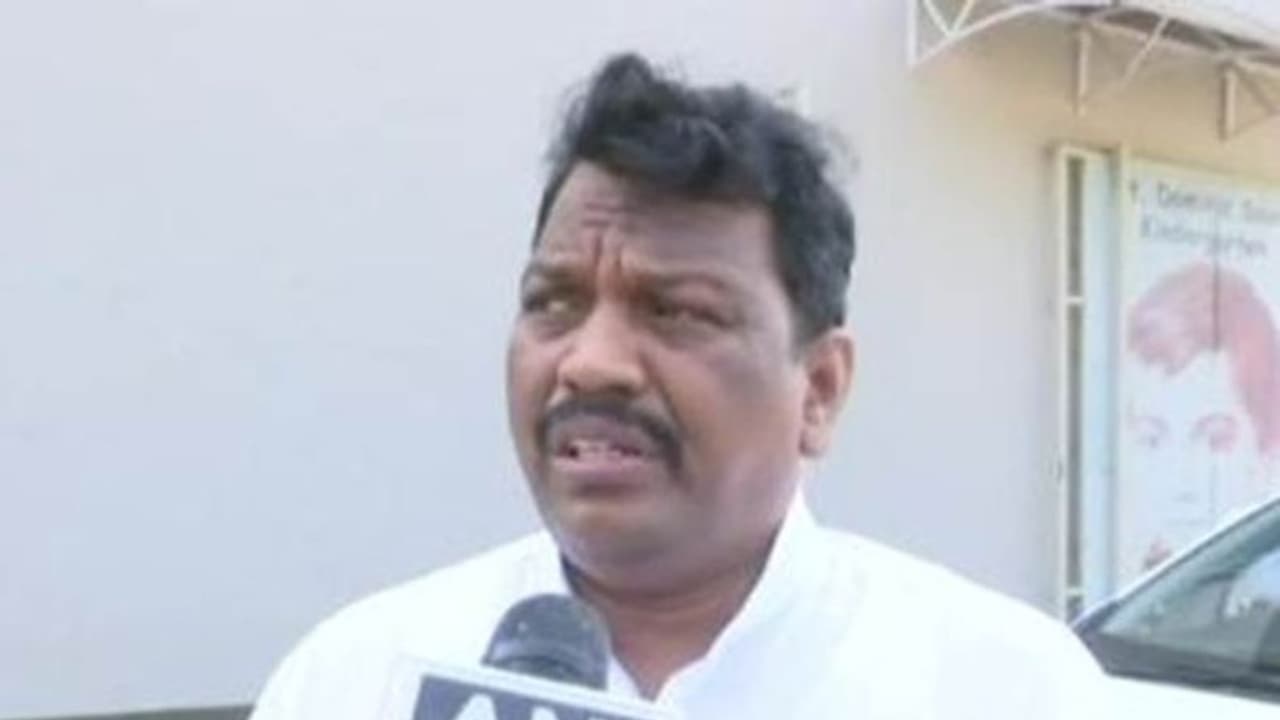 ബലാത്സംഗ, കൊലപാതക കേസുകളിലെ കുറ്റവാളികളെ പരസ്യമായി തൂക്കിക്കൊല്ലണം: ഗോവ മന്ത്രി ബലാത്സംഗ, കൊലപാതക കേസുകളിലെ കുറ്റവാളികളെ പരസ്യമായി തൂക്കിക്കൊല്ലണം: ഗോവ മന്ത്രി