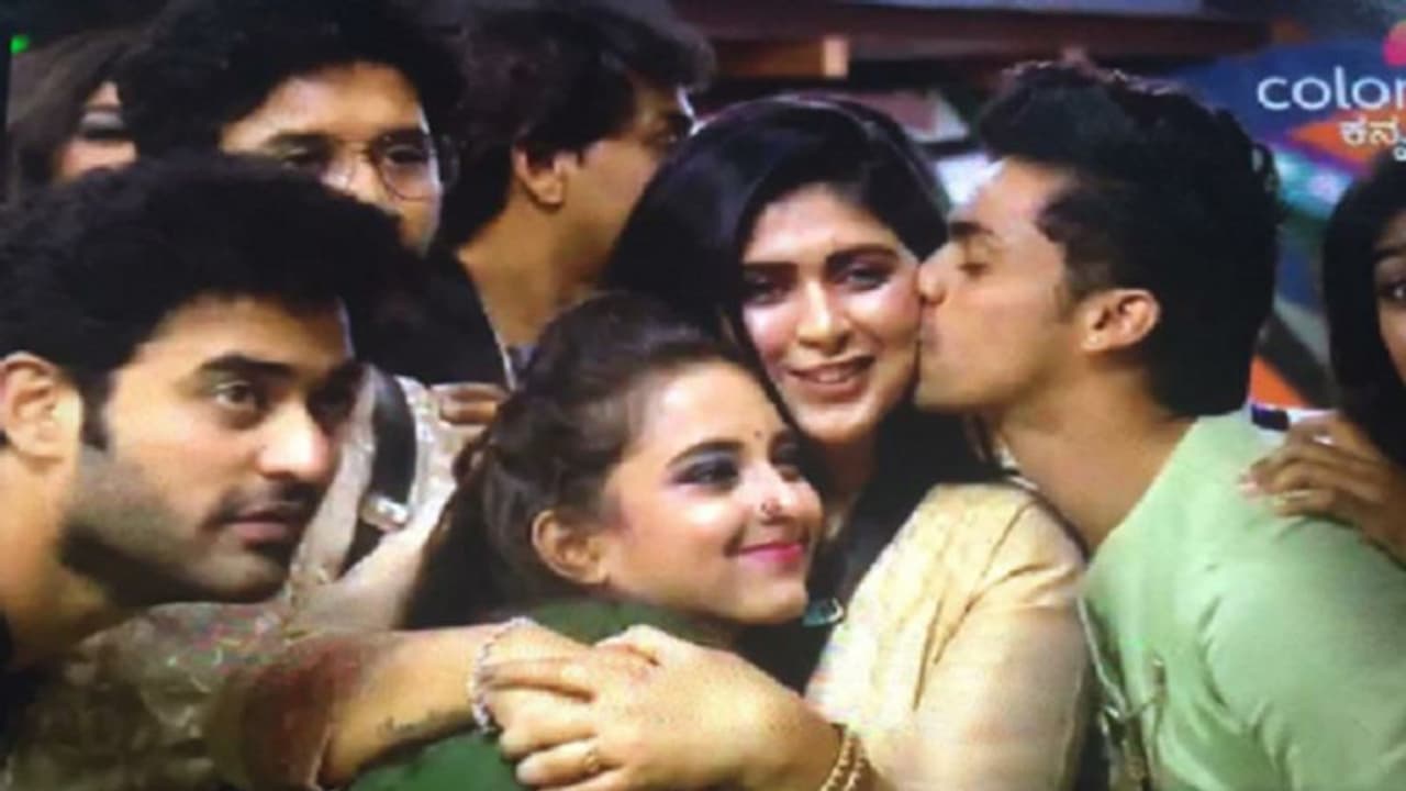 ಹೊರಟ ಸುಂದರಿಗೆ ಮುತ್ತಿನ ಹಾರ, ದಿನರಾತ್ರಿ ದೀಪಿಕಾಗೆ ಕಾಟ ಕೋಡೋರ್ಯಾರ?