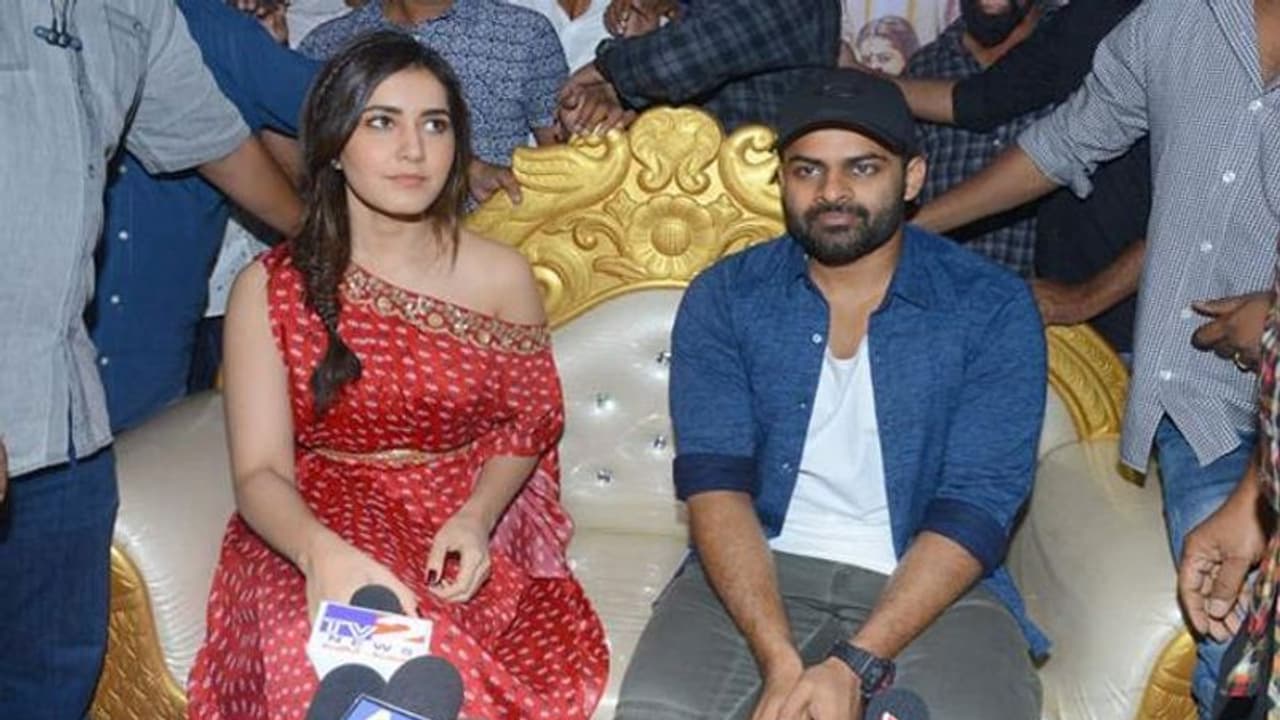 సినిమా ప్రమోషన్స్ లో గొడవ.. హీరోకి చుక్కలు చూపించిన ఫ్యాన్స్! సినిమా ప్రమోషన్స్ లో గొడవ.. హీరోకి చుక్కలు చూపించిన ఫ్యాన్స్!