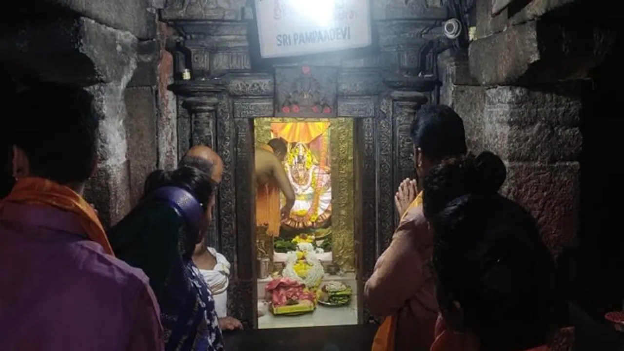 ವಿಜಯನಗರ ಜಿಲ್ಲೆ ಬೇಡಿಕೆ ಸರಕಾರ ಈಡೇರಿಸುವ ಭರವಸೆ ಇದೆ: ಆನಂದ್ ಸಿಂಗ್ ವಿಜಯನಗರ ಜಿಲ್ಲೆ ಬೇಡಿಕೆ ಸರಕಾರ ಈಡೇರಿಸುವ ಭರವಸೆ ಇದೆ: ಆನಂದ್ ಸಿಂಗ್