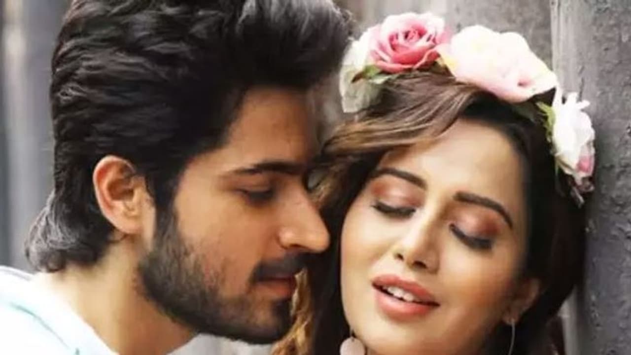 தமிழக மக்களை சந்தோஷப்படுத்த ரைசா போட்ட அதிரடி திட்டம்... பிக்பாஸ் பிரபலத்துடன் டேட்டிங் போக போறாங்களாம்...! தமிழக மக்களை சந்தோஷப்படுத்த ரைசா போட்ட அதிரடி திட்டம்... பிக்பாஸ் பிரபலத்துடன் டேட்டிங் போக போறாங்களாம்...!