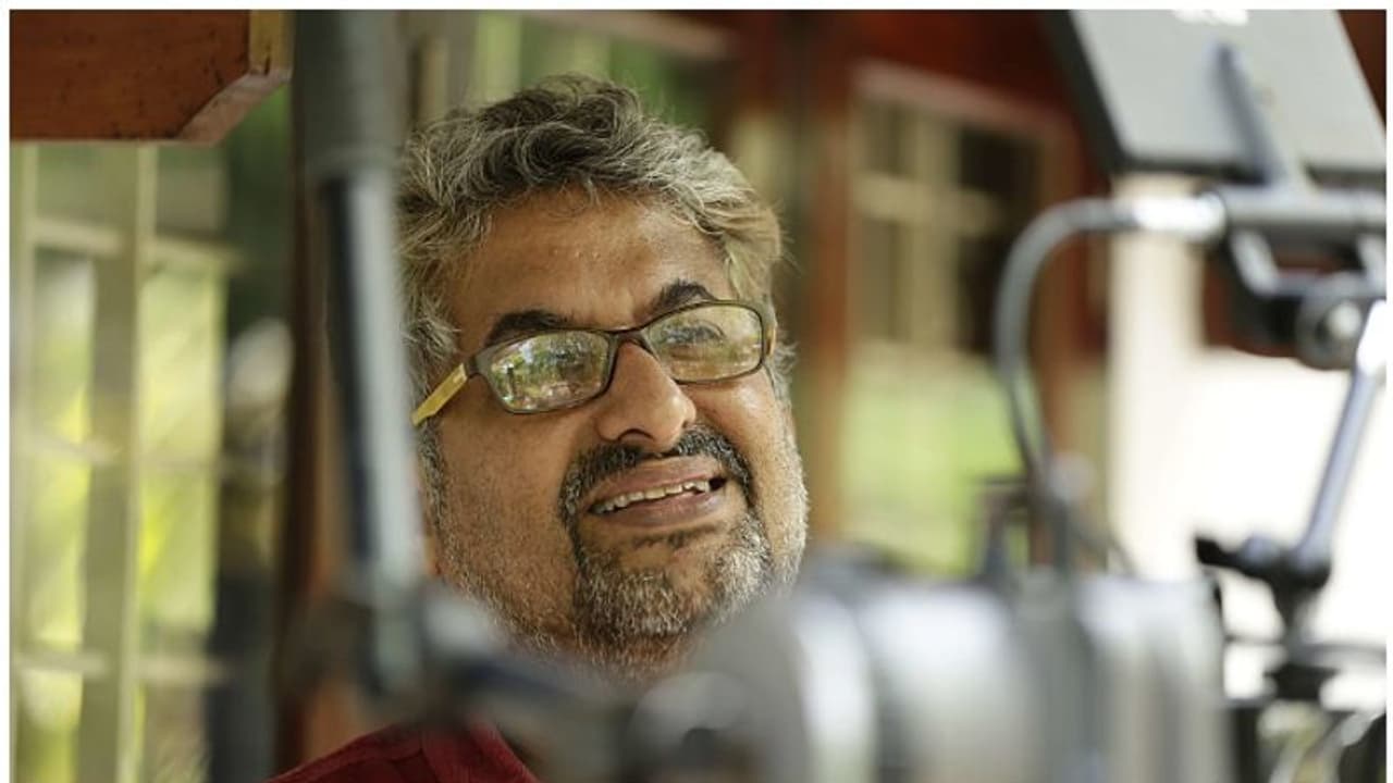 വൈവിധ്യമുള്ള പ്രമേയങ്ങളെ വിതരണക്കാര് മുന്വിധികളോടെ കാണുന്നു: ശ്യാമപ്രസാദ് വൈവിധ്യമുള്ള പ്രമേയങ്ങളെ വിതരണക്കാര് മുന്വിധികളോടെ കാണുന്നു: ശ്യാമപ്രസാദ്