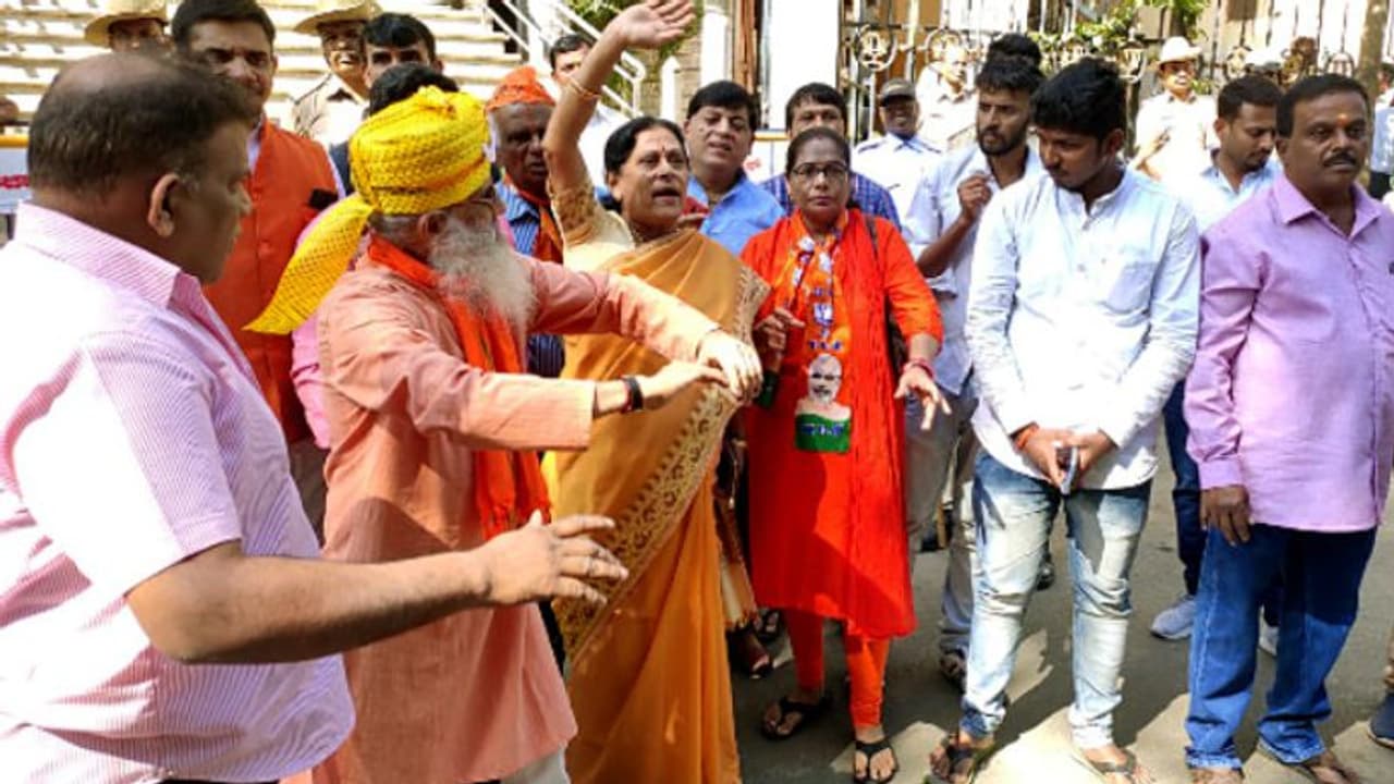 একডজনের শক্ত ভিতে পাকা হল বিজেপি, কংগ্রেসে পদত্যাগের মিছিল একডজনের শক্ত ভিতে পাকা হল বিজেপি, কংগ্রেসে পদত্যাগের মিছিল