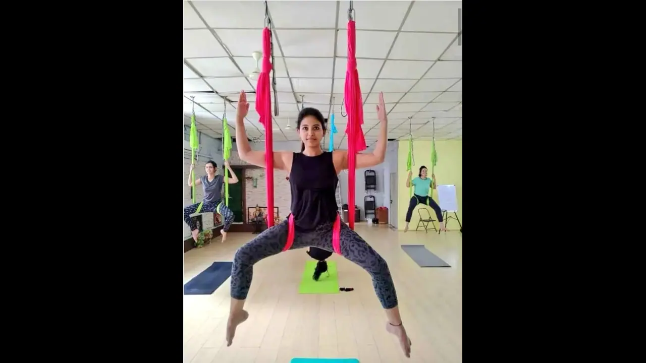 பேரழகி அஞ்சலியா இப்படி செய்வது...? ஆடிப்போன மற்ற நடிகைகள்...! பேரழகி அஞ்சலியா இப்படி செய்வது...? ஆடிப்போன மற்ற நடிகைகள்...!