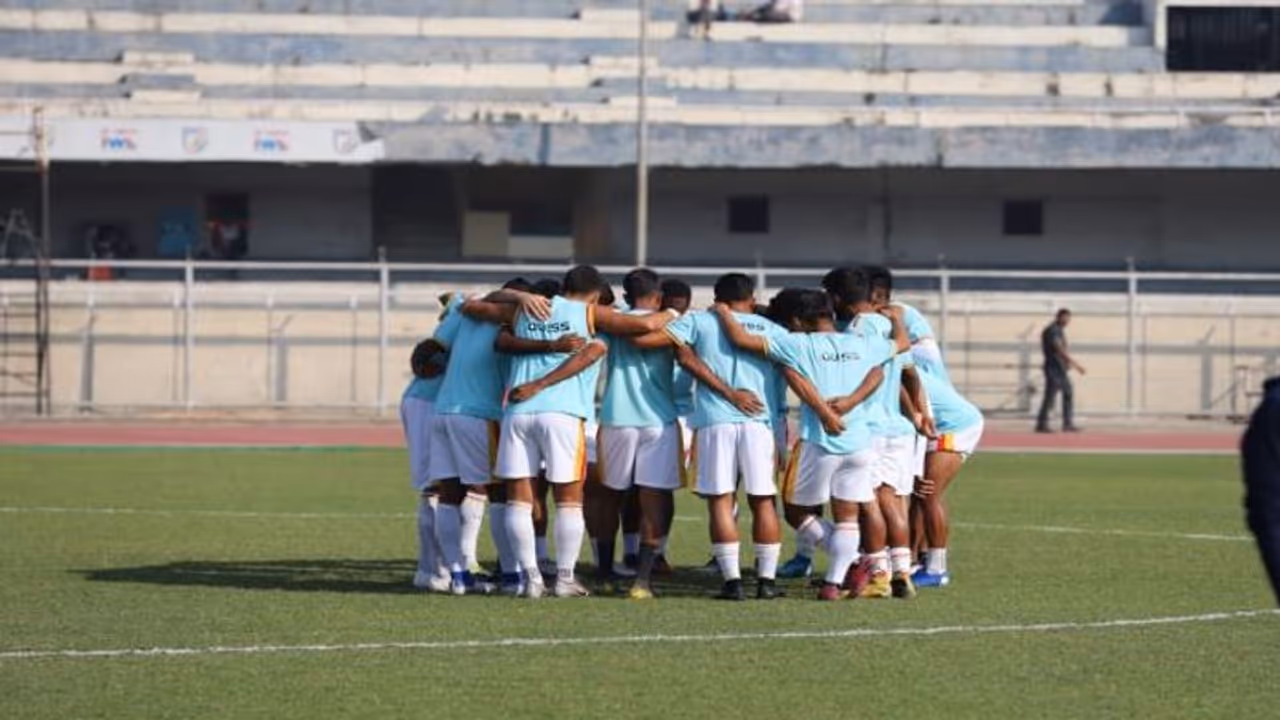 মঙ্গলবার প্রথম জয়ের খোঁজে নামছে ইস্টবেঙ্গল, বাতিল কাশ্মীরের জোড়া ম্যাচ মঙ্গলবার প্রথম জয়ের খোঁজে নামছে ইস্টবেঙ্গল, বাতিল কাশ্মীরের জোড়া ম্যাচ