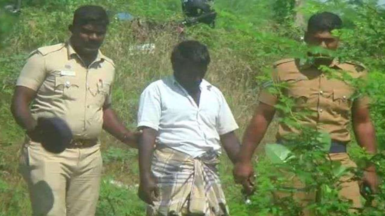 காதலை கைவிட்டதால் விபரீதம் !! பெண்ணின் கழுத்தை நெரித்துக் கொன்ற கள்ளக் காதலன் !!