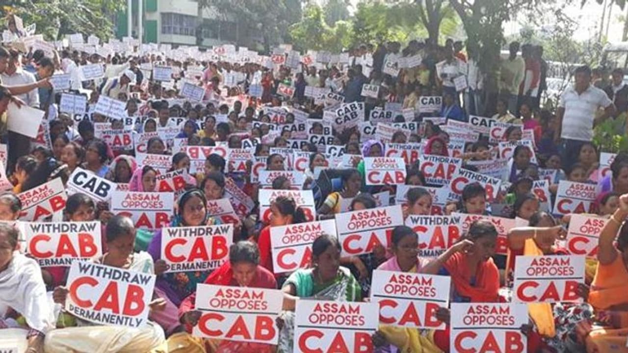 ಇಂಟರ್ನೆಟ್ ಬಂದಾಗಿದೆ: ಮೋದಿಗೆ ಕಾಂಗ್ರೆಸ್ ತಿರುಗೇಟು! ಇಂಟರ್ನೆಟ್ ಬಂದಾಗಿದೆ: ಮೋದಿಗೆ ಕಾಂಗ್ರೆಸ್ ತಿರುಗೇಟು!